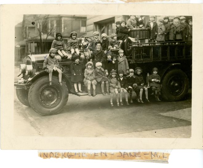 mary-neff-emerson-kindergarten-trip-to-firehouse-1